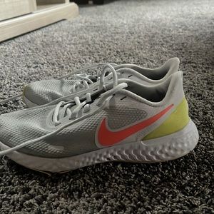 Women’s Noke Tenis Shoes Size - 7.5